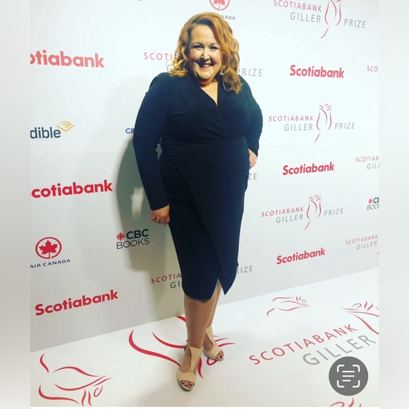 Cream Patent Leather DKNY Heels with Gold Adornments - Picture 4 of 5